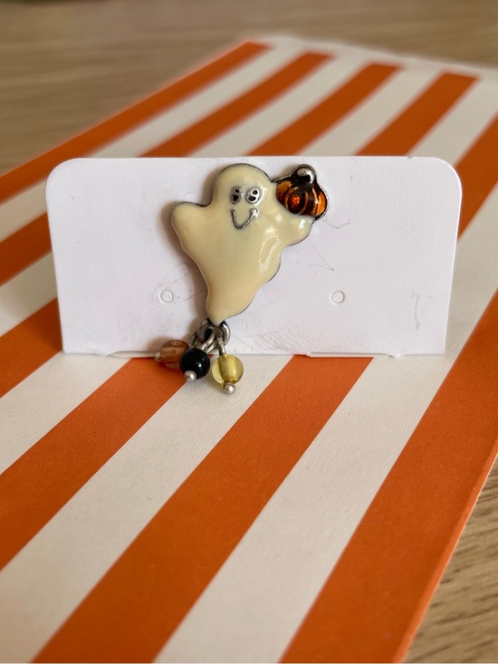 Kenneth Cole Jewelry - Kenneth Cole Halloween Ghost Holding Pumpkin Enamel Pin w/ Dangling Beads